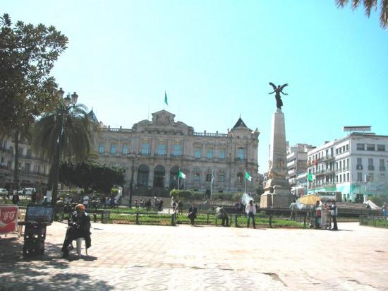 PLACE D'ARMES - PARADE GROUND